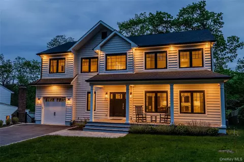 27 Broadview Ave, Kings Park, NY 11754