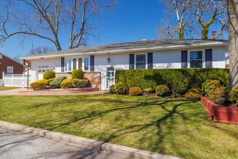 1027 Elizabeth St, Baldwin, NY 11510
