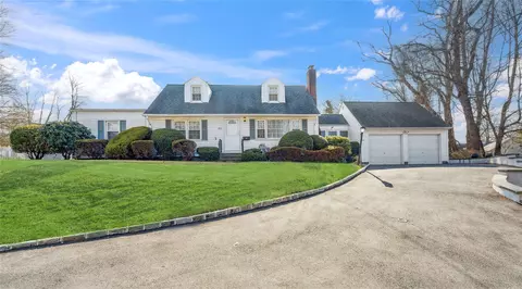 153 Church St, Northport, NY 11768