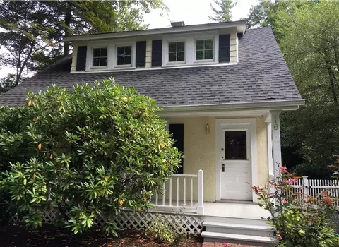 16 Egypt Ln, Locust Valley, NY 11560