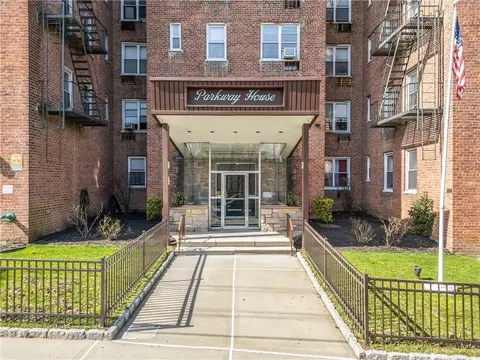 61 Bronx River Rd #6G, Yonkers, NY 10704