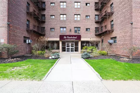 87-40 Francis Lewis Blvd #A67, New York, NY 11427