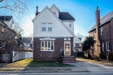 597 Marcellus, North Hempstead, NY 11596