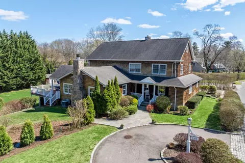 130 Wells Rd, Northport, NY 11768