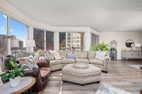 10 Stewart Pl #4GE, White Plains, NY 10603
