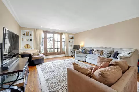 4 Brooklands #2J, Yonkers, NY 10708