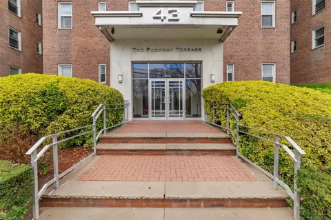 43 Bronx River Rd #7A, Yonkers, NY 10704