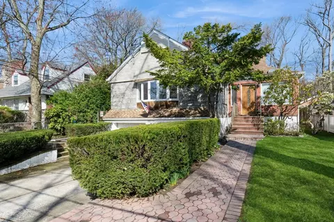 193-03 85th Rd, New York, NY 11423