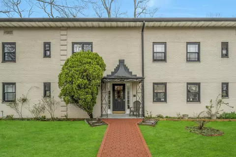 73 Manchester Rd #A-22, Eastchester, NY 10709