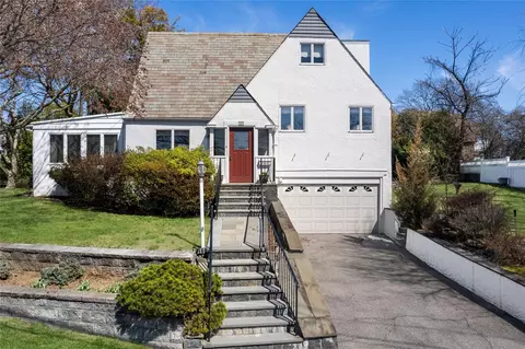 35 Wilson Dr, New Rochelle, NY 10801
