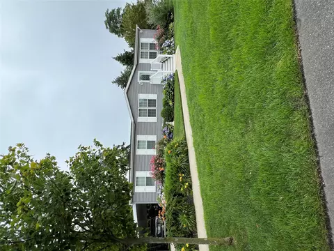 1661 Old Country Rd #412, Riverhead, NY 11901