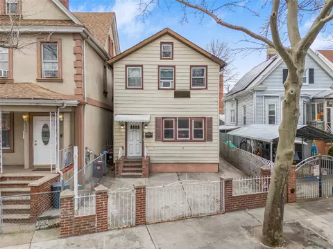 66-05 Laurel Hill Blvd, New York, NY 11377