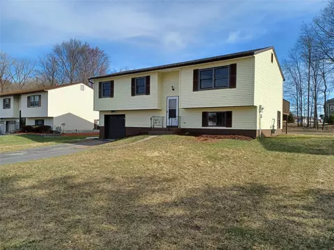 26 Wilson St, Middletown, NY 10940