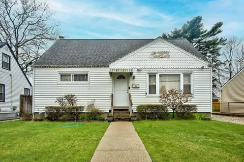 24 Gilroy Ave, Uniondale, NY 11553