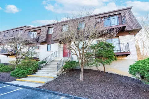 2008 Cherry Hill Dr #2008, Poughkeepsie, NY 12603