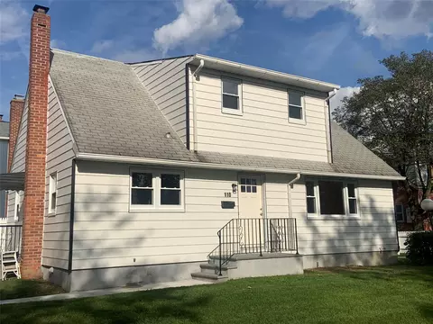 110 Mclean Ave, Greenburgh, NY 10607