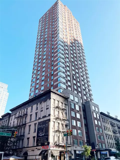 1760 2nd Ave # 19B, New York, NY 10128