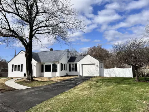 108 Laurel Dr, New Windsor, NY 12553