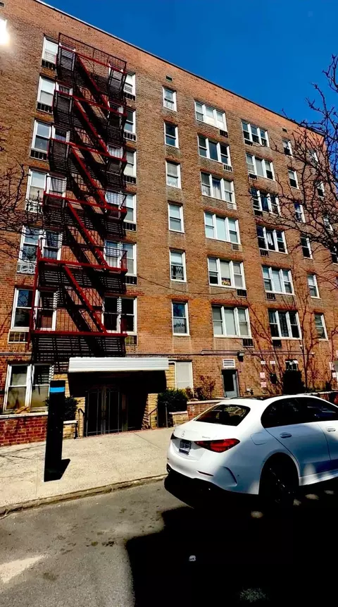 1332 Metropolitian Ave #2H, New York, NY 10462