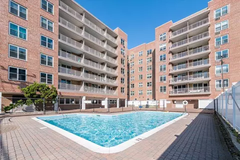 410 E Broadway #6U, Long Beach, NY 11561