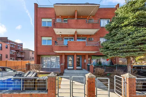 66-16 49th Ave, New York, NY 11377