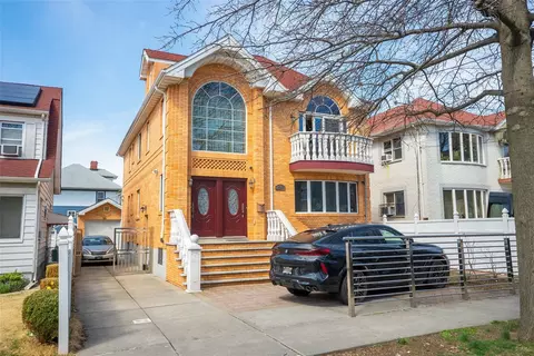 42-20 158th St, Flushing, NY 11355