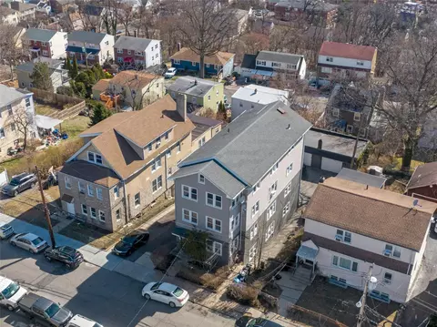 30 Aka 32 Portland Pl, Yonkers, NY 10703