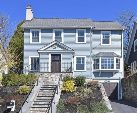 93 Mohican Park Ave, Greenburgh, NY 10522