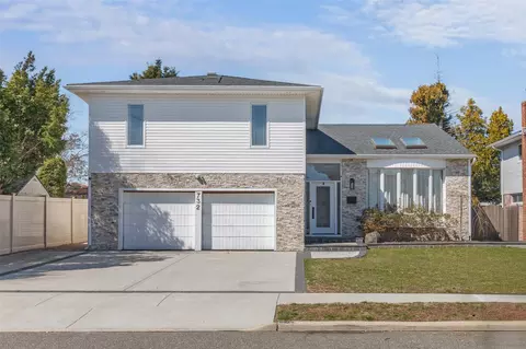 732 Jackie Ln, Baldwin, NY 11510