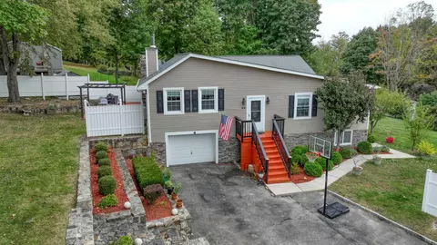 24 Baldwin Rd, Kent, NY 10512