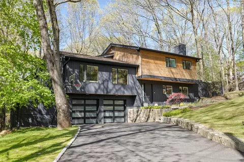 196 Riverview Rd, Greenburgh, NY 10533