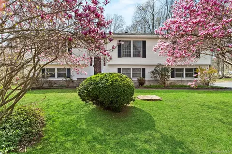 59 Glenacom Rd, Mahopac, NY 10541