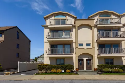 367 W Broadway, Long Beach, NY 11561