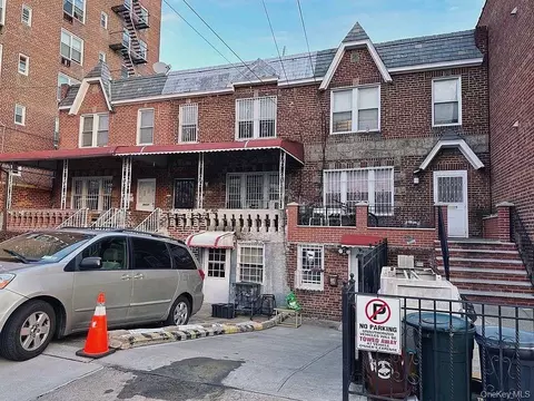 34-55 60th St, New York, NY 11377