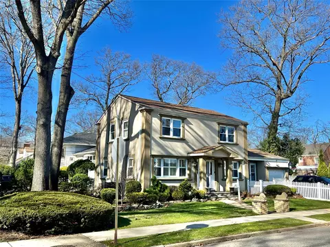 138 Mount Joy Ave, Freeport, NY 11520