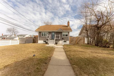 3281 3rd St, Oceanside, NY 11572