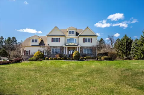 3 Madonna Dr, La Grange, NY 12540