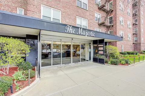110-20 71st Ave #606, New York, NY 11375