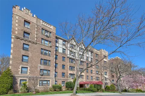 127 Garth Rd #3H, Scarsdale, NY 10583