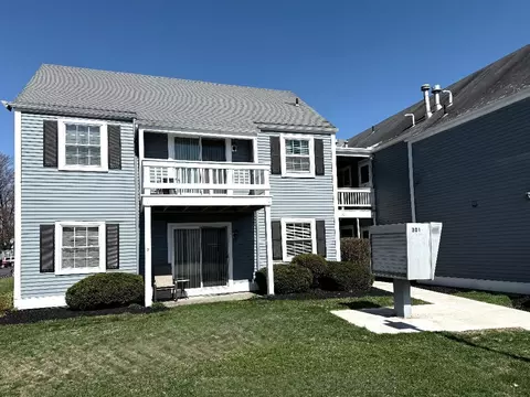 301 Commons Way #B, Fishkill, NY 12524
