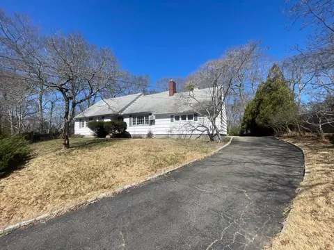 7 Woods, Southampton, NY 11968