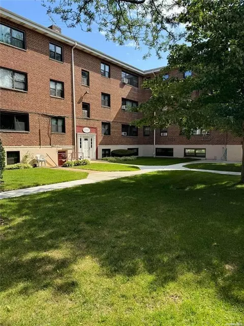 91 Tulip Ave #B-2, Floral Park, NY 11001