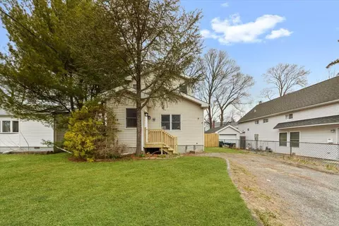54 Blythe Rd, Ronkonkoma, NY 11779