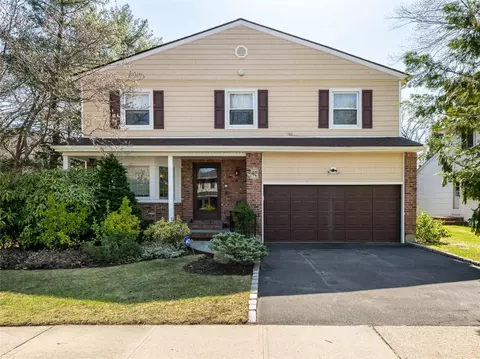 42 Angler Ln, North Hempstead, NY 11050