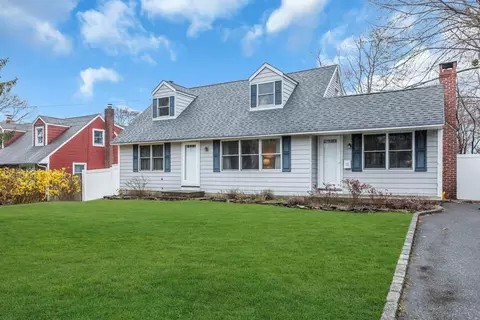 73 Cornell St, East Northport, NY 11731