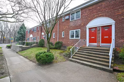78-36 Cloverdale Blvd #UPPER, Oakland Gardens, NY 11364