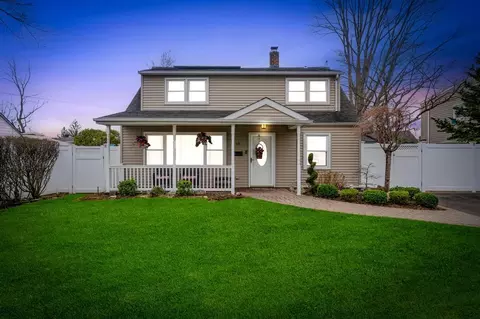 50 Morning Glory Rd, Levittown, NY 11756