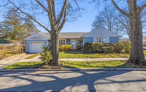 265-06 80th Ave, Glen Oaks, NY 11004