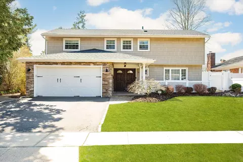 36 Joyce Rd, Plainview, NY 11803