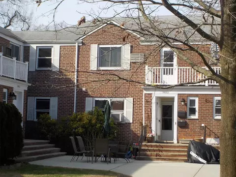 260-37 Union Tpke #2ND, Glen Oaks, NY 11004